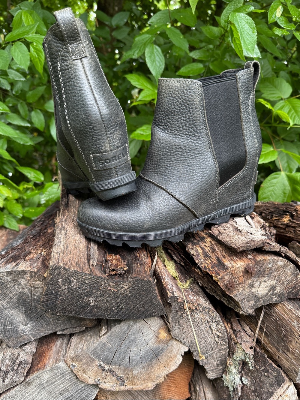 Sorel Soft Black Chelsea Leather Pull-On Booties